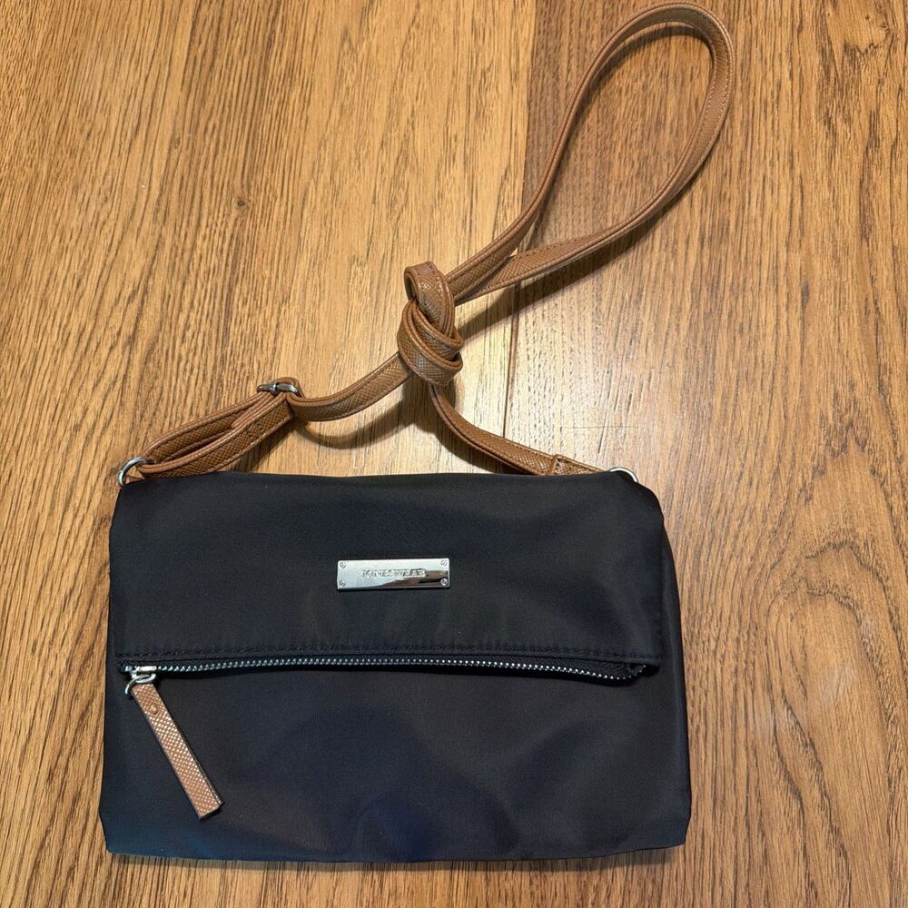 JONES NEW YORK SMALL ELEGANT SHOULDER BAG OF BLACK FABRIC Brown Leather Accents